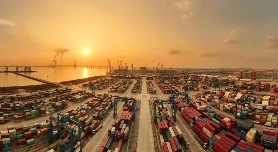 廖群：2023中国经济强劲反弹，逐渐迈向报复性复苏